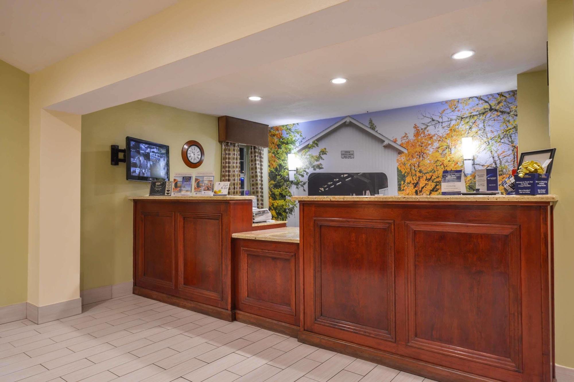 Best Western Cottage Grove Inn Екстериор снимка