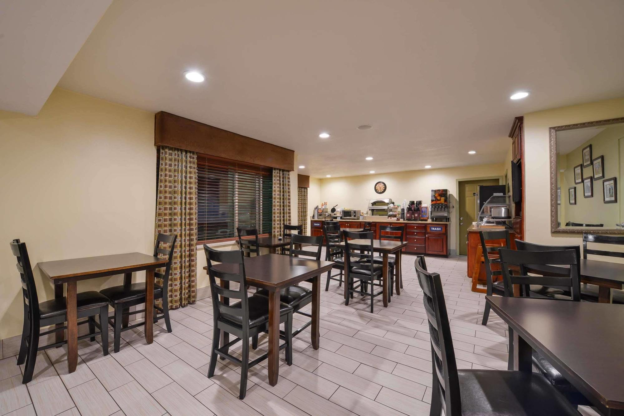 Best Western Cottage Grove Inn Екстериор снимка